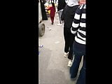 Big Egyptian hijab ass shaking in public 