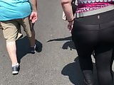 Thick ass in black leggings