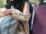 Saw this cute girl in hijab 
