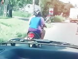 Srilanka Sexy girl get fun on road