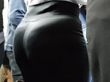 HOTTEST MIlf legging pull EVER! CANDID big Ass